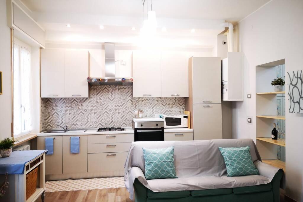 Delizioso Appartamento Cosy Ristrutturato Parme Extérieur photo
